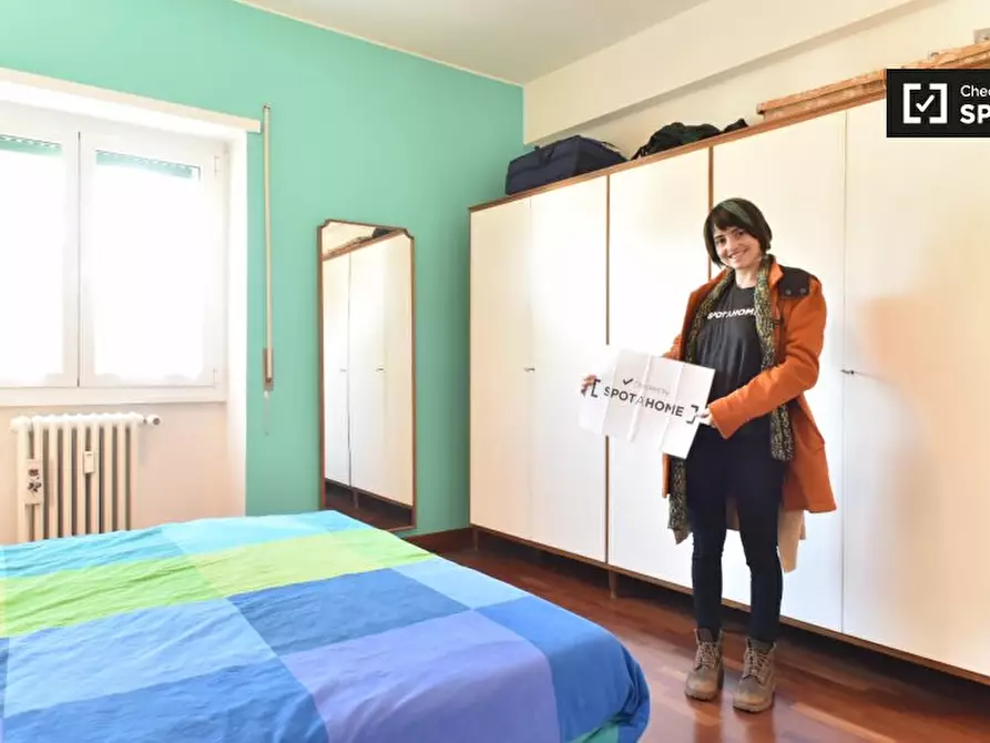 Immagine 5 di Camera condivisa in affitto  in Via Ivanoe Bonomi a Roma