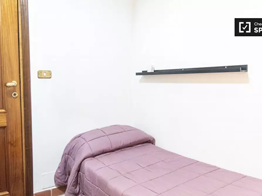 Immagine 3 di Camera condivisa in affitto  in Via Matteo Boiardo a Roma