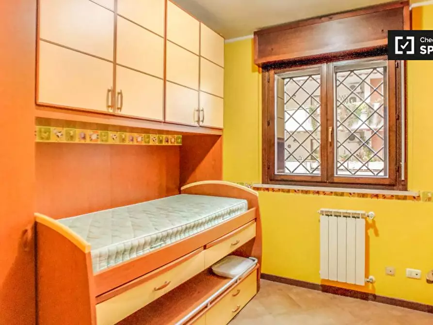 Immagine 17 di Appartamento in affitto  in Via Alberto Burri a Roma