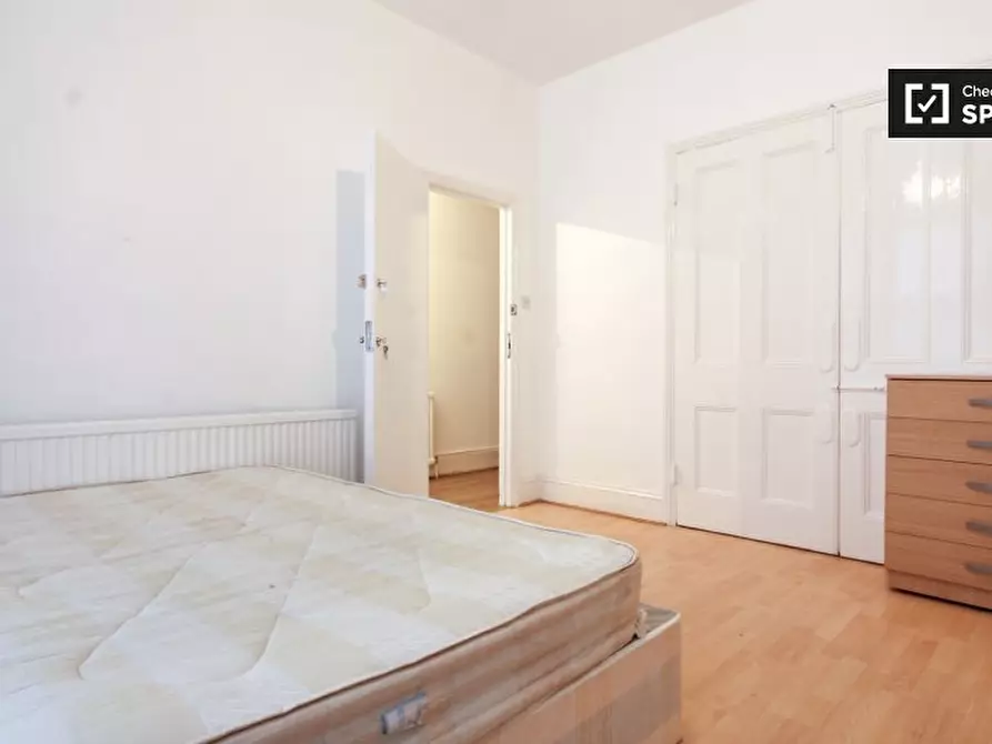 Immagine 3 di Camera condivisa in affitto  in Drayton Road a Tottenham