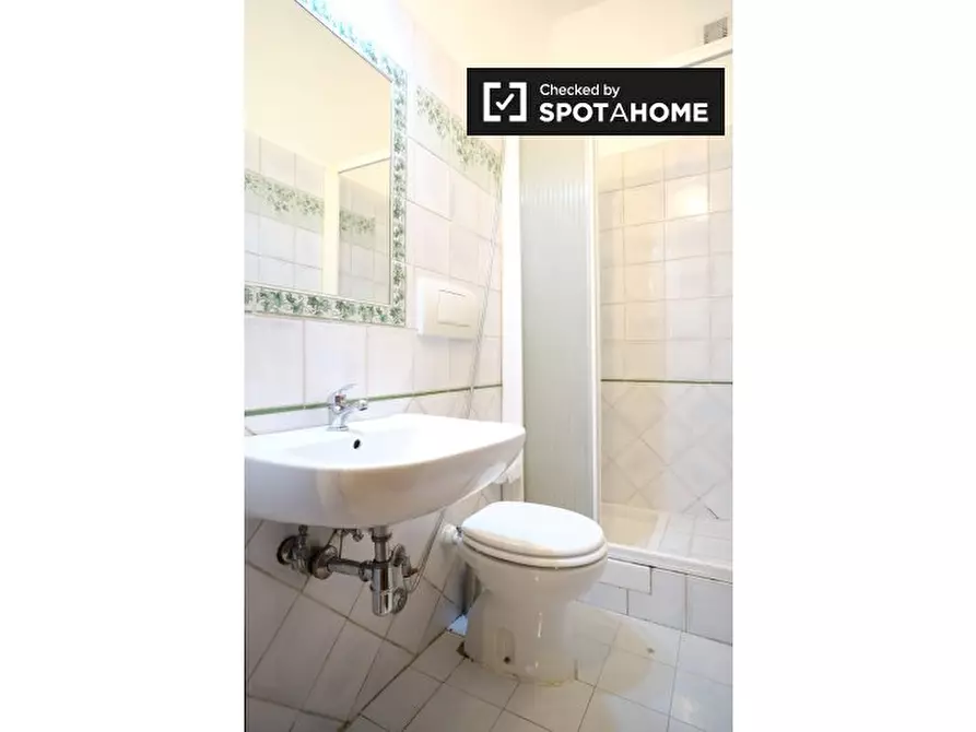 Immagine 8 di Camera condivisa in affitto  in Via Malta a Roma