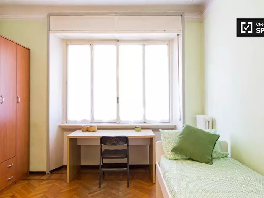 Immagine 5 di Camera condivisa in affitto  in Piazzale Susa a Milano