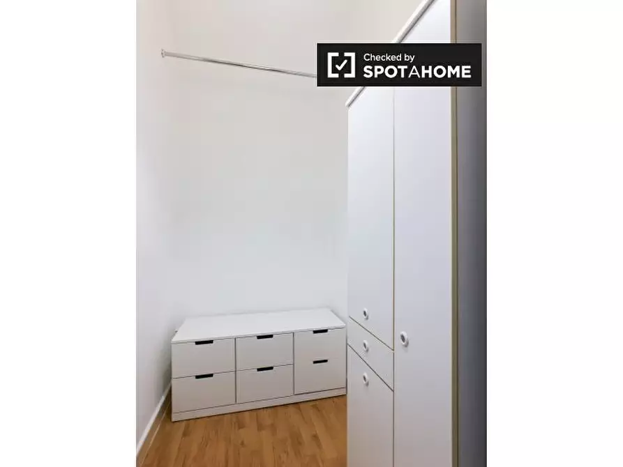 Immagine 6 di Camera condivisa in affitto  in Via dei Campani a Roma