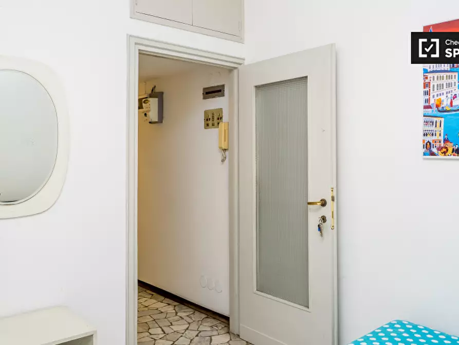 Immagine 3 di Camera condivisa in affitto  in Via Andrea Doria a Milano