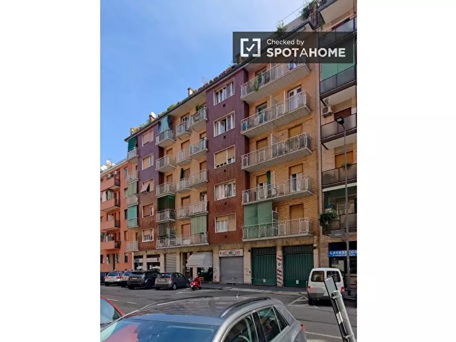 Immagine 16 di Camera condivisa in affitto  in Via Sebino a Milano