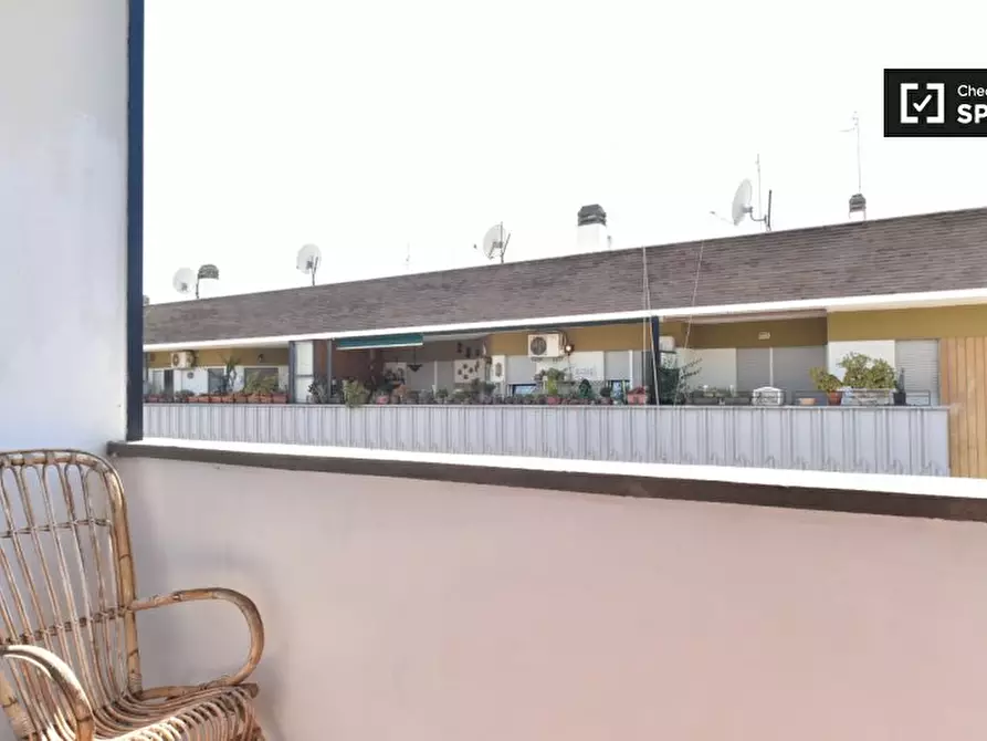 Immagine 5 di Camera condivisa in affitto  in Via Sandro Sandri a Roma