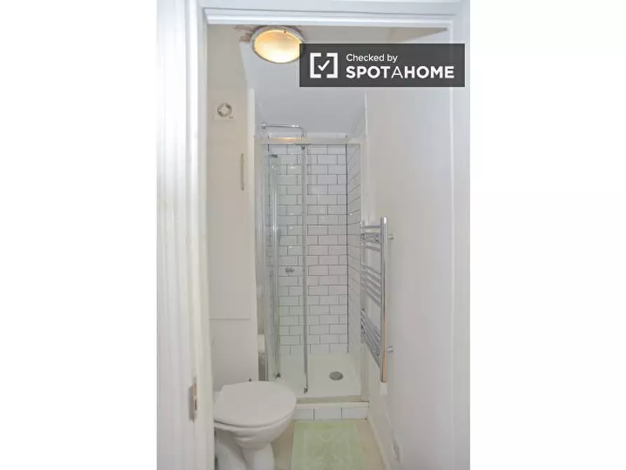 Immagine 8 di Appartamento in affitto  in Bowers Walk a East Ham