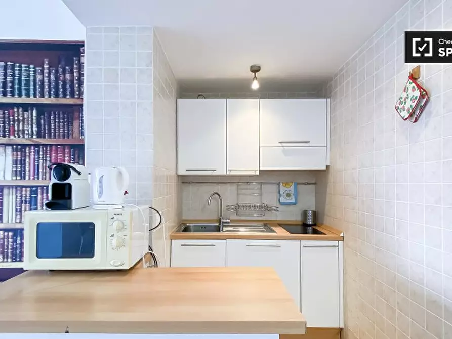 Immagine 6 di Appartamento in affitto  in Via Bogliasco a Roma