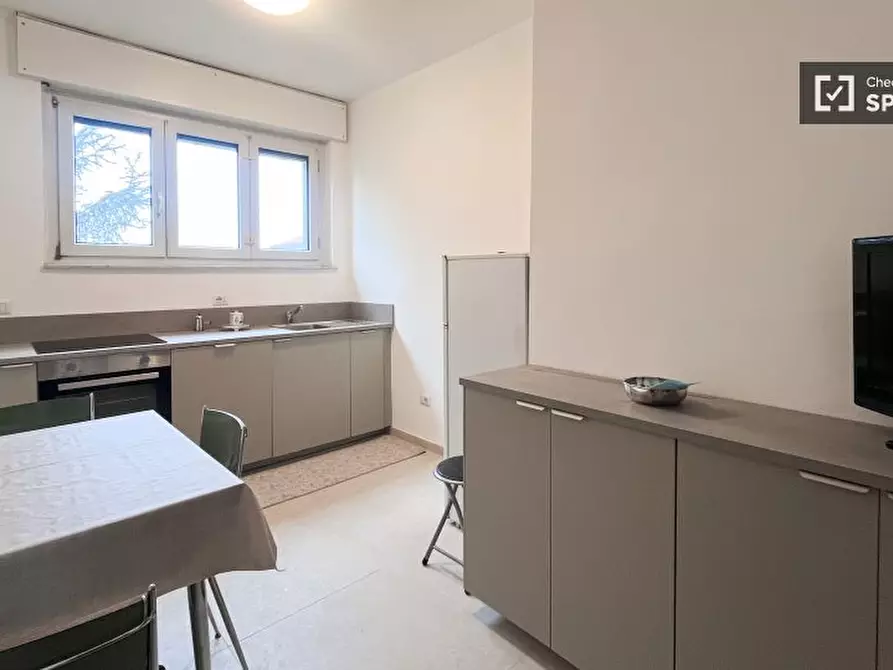 Immagine 5 di Camera condivisa in affitto  in Via Orbetello a Milano