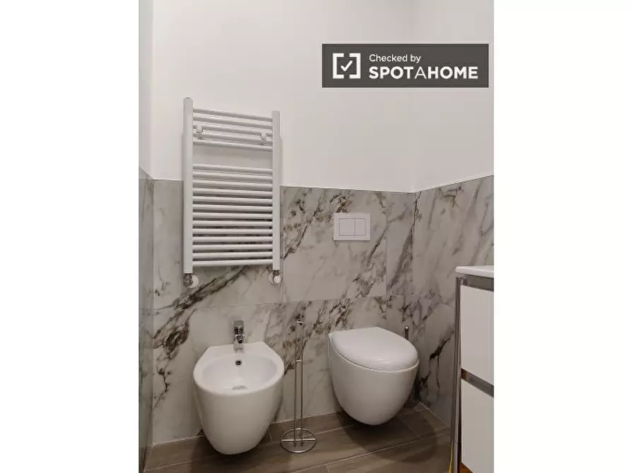 Immagine 7 di Camera condivisa in affitto  in Viale Monza a Milano