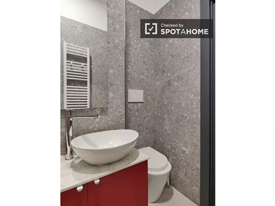 Immagine 5 di Camera condivisa in affitto  in Corso Italia a Milano