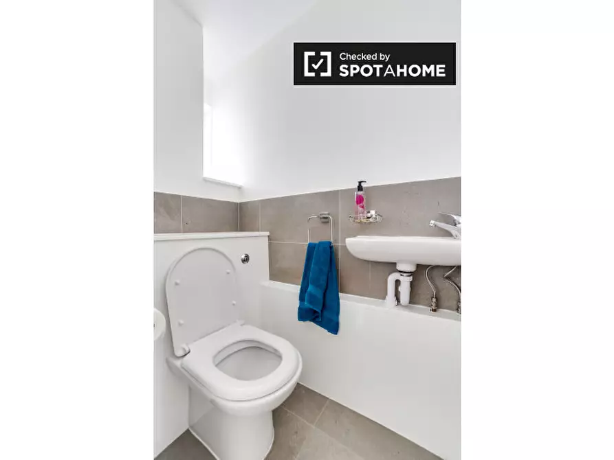 Immagine 12 di Camera condivisa in affitto  in Ollerton Green a Poplar