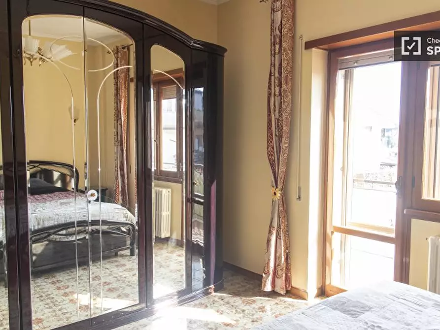 Immagine 2 di Camera condivisa in affitto  in Via Coggiola a Roma