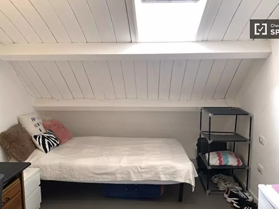 Immagine 2 di Camera condivisa in affitto  in Via di Carcaricola a Roma