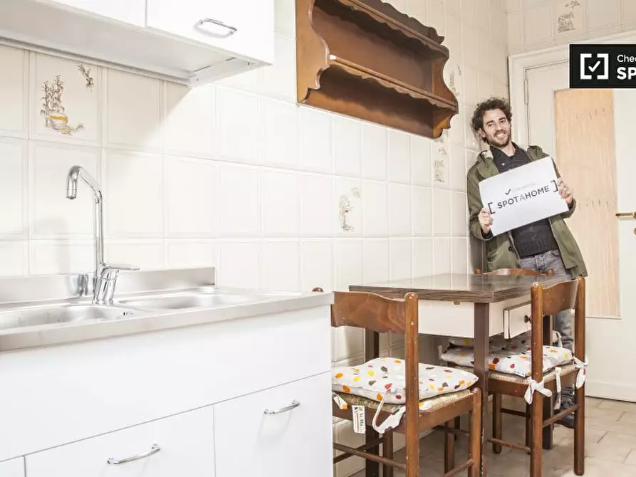 Immagine 8 di Camera condivisa in affitto  in Via Marcantonio Bragadin a Roma