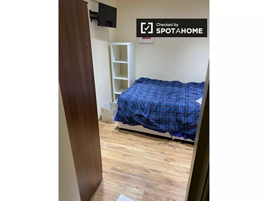 Immagine 3 di Ufficio in affitto  a Brent