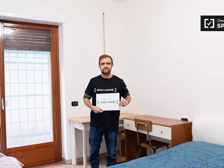 Immagine 5 di Camera condivisa in affitto  in Via Pietro Blaserna a Roma