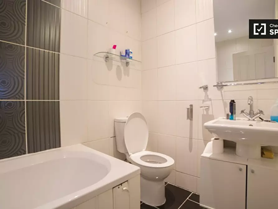 Immagine 6 di Camera condivisa in affitto  in Lower Richmond Road a Wandsworth