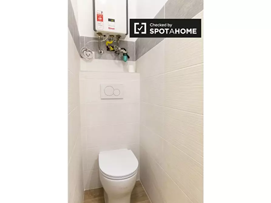 Immagine 17 di Camera condivisa in affitto  in Via Fara Sabina a Roma