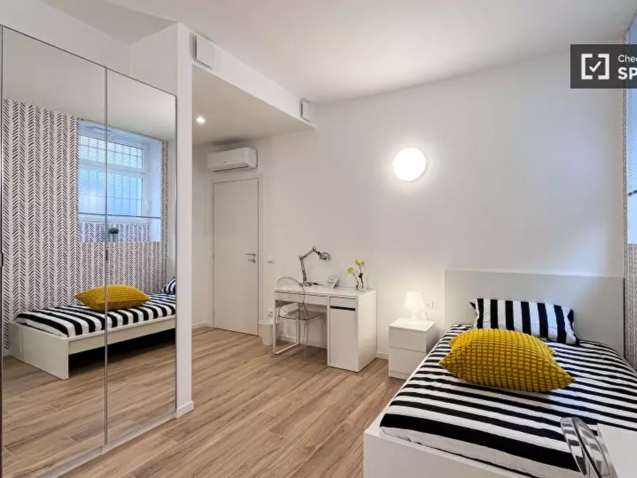 Immagine 3 di Camera condivisa in affitto  in Via Disciplini a Milano