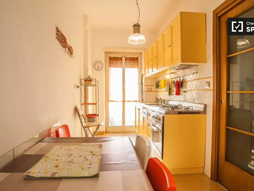 Immagine 5 di Camera condivisa in affitto  in Via Nemorense, 00199 Roma RM, Italy a Roma