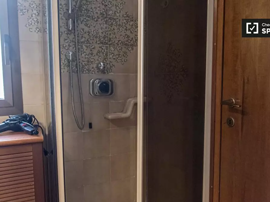 Immagine 18 di Camera condivisa in affitto  in Viale Cesare Pavese a Roma