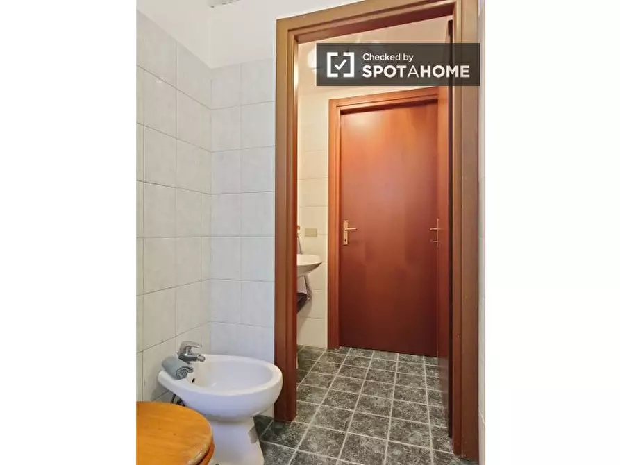 Immagine 8 di Ufficio in affitto  in Via degli Etruschi a Milano