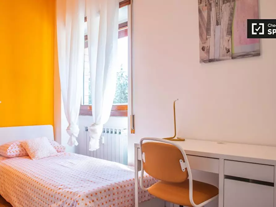 Immagine 2 di Camera condivisa in affitto  in Via Alfredo Catalani a Roma