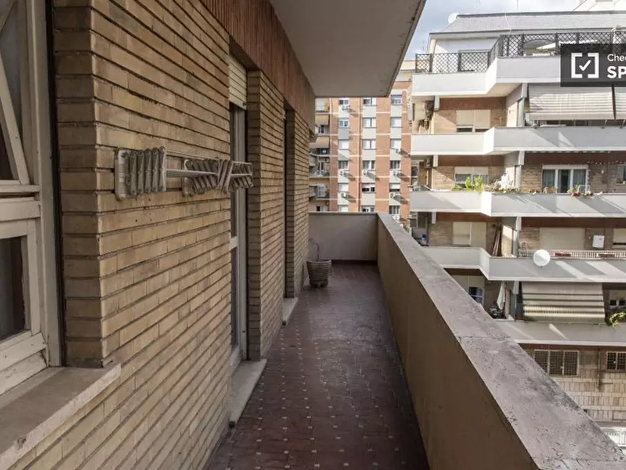 Immagine 13 di Camera condivisa in affitto  in Lungotevere di Pietra Papa a Roma