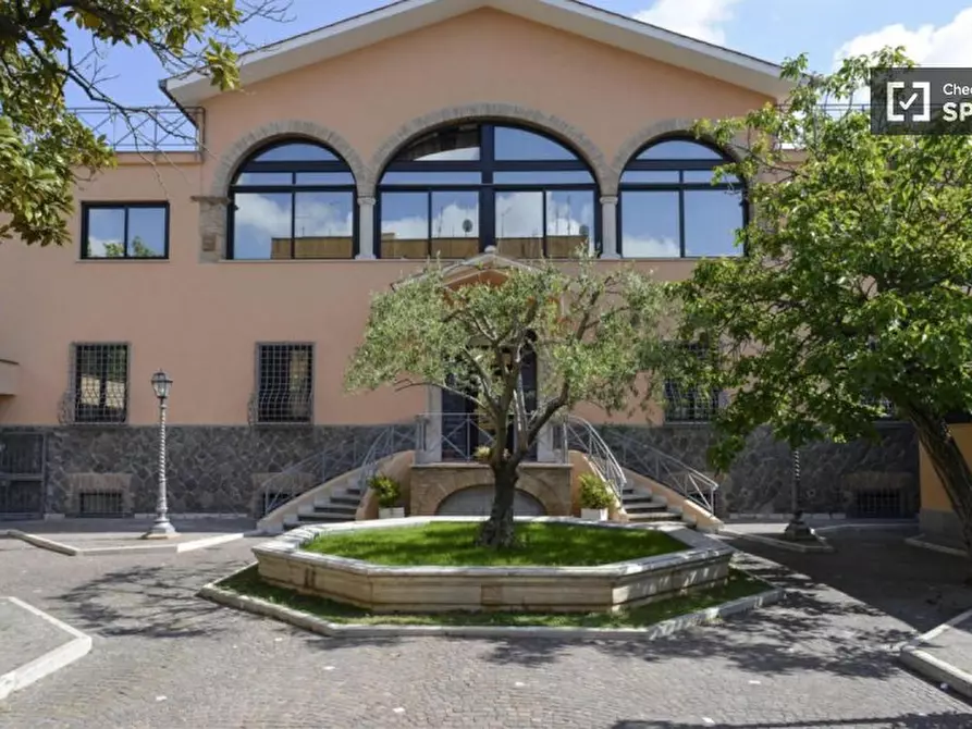 Immagine 8 di Camera condivisa in affitto  in Via Alessandro Brisse a Roma