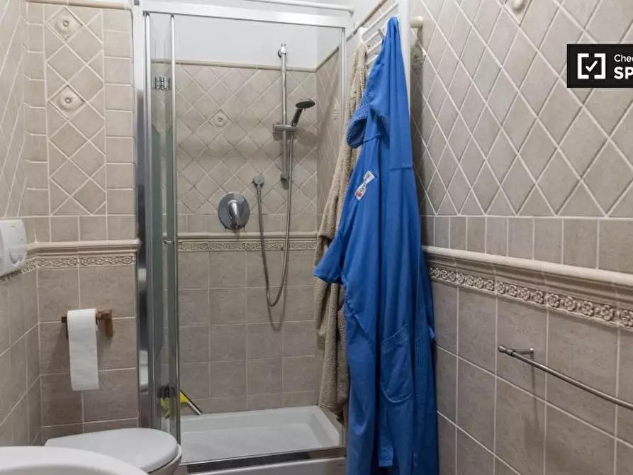 Immagine 11 di Camera condivisa in affitto  in Via Palestro a Roma