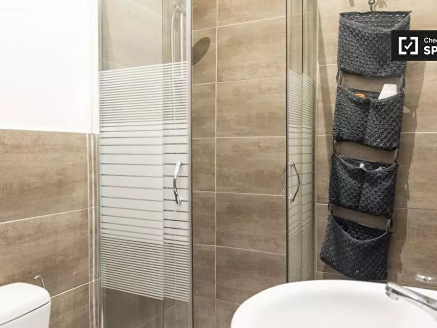 Immagine 12 di Camera condivisa in affitto  in Via Garigliano, 00198 Roma RM, Italy a Roma