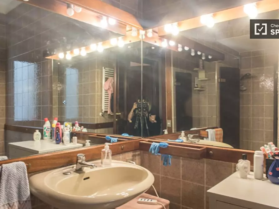 Immagine 12 di Camera condivisa in affitto  in Via Caprese a Roma