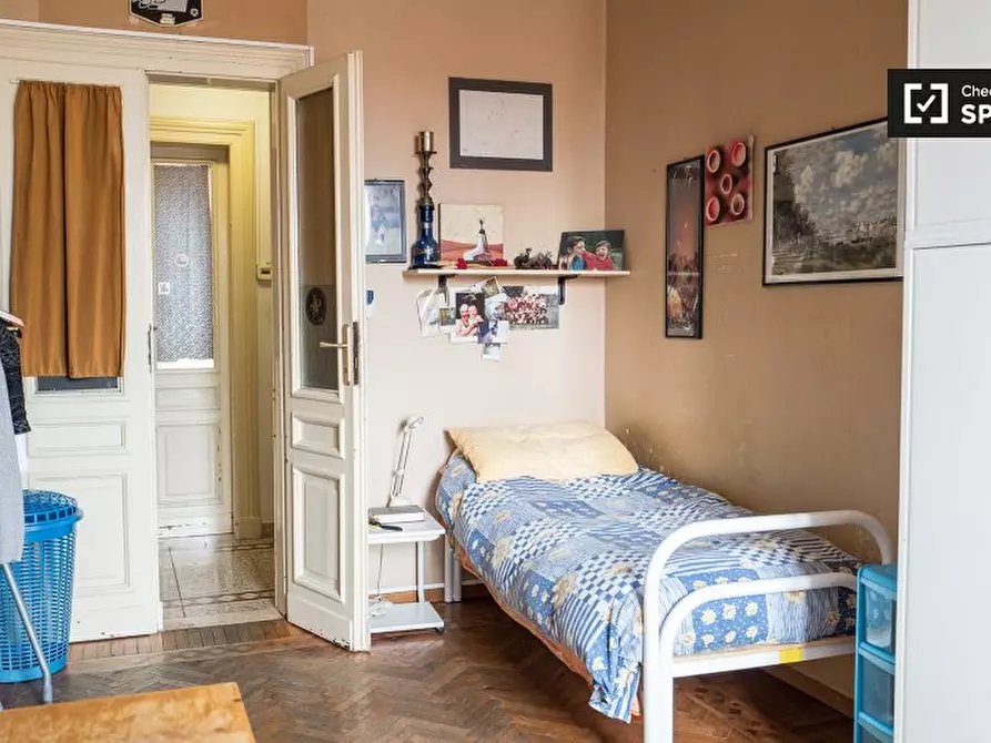 Immagine 2 di Camera condivisa in affitto  in Via Arienti, 40124 Bologna BO, Italy a Bologna