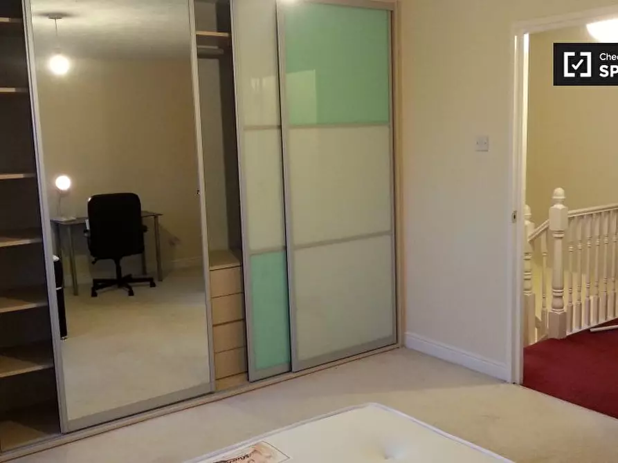 Immagine 5 di Camera condivisa in affitto  in Barnsdale Ave a Poplar