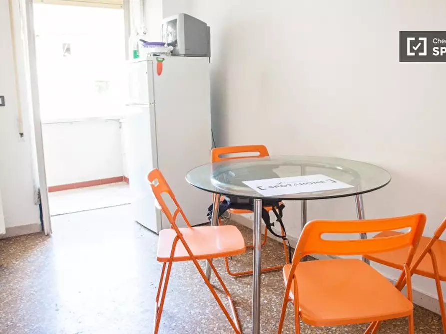 Immagine 6 di Camera condivisa in affitto  in Via Tuscolana a Roma