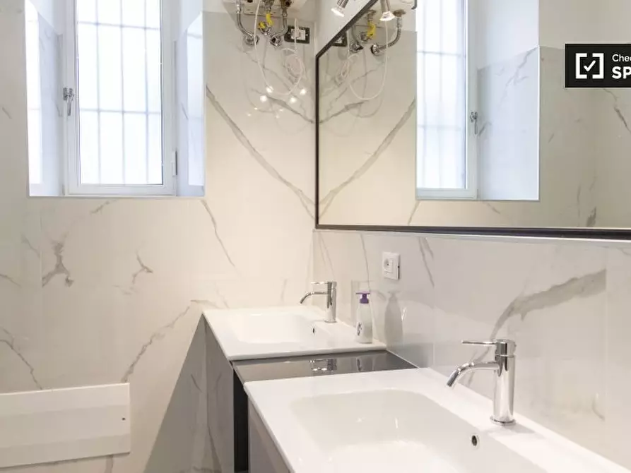 Immagine 14 di Camera condivisa in affitto  in Via Lima a Roma