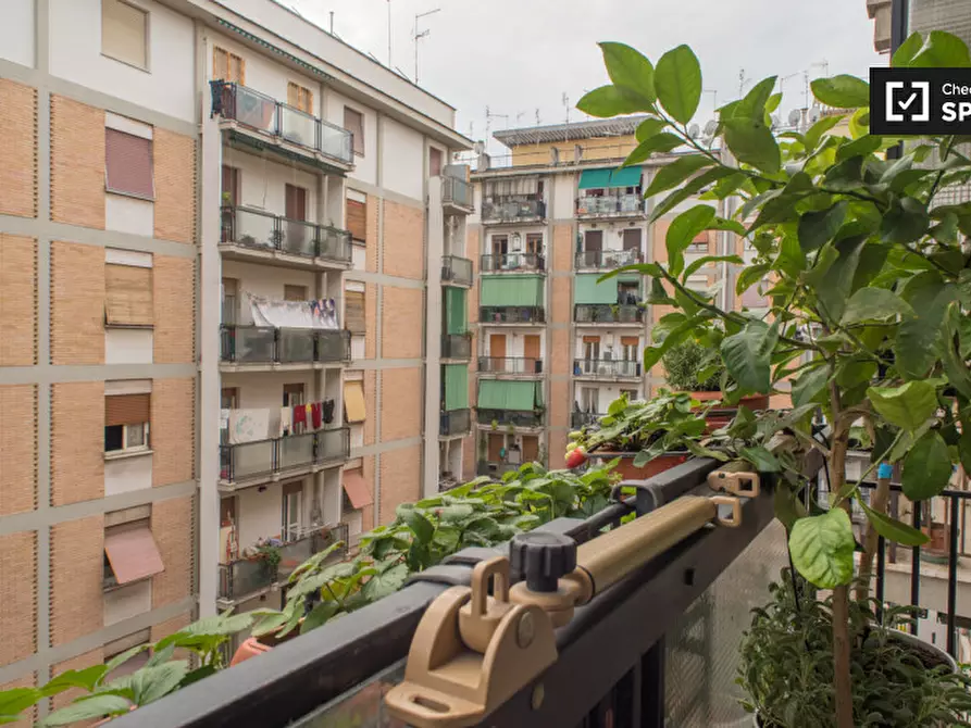 Immagine 6 di Camera condivisa in affitto  in Via Ugo Betti a Roma