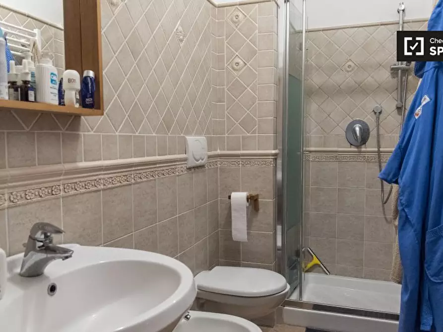 Immagine 10 di Camera condivisa in affitto  in Via Palestro a Roma