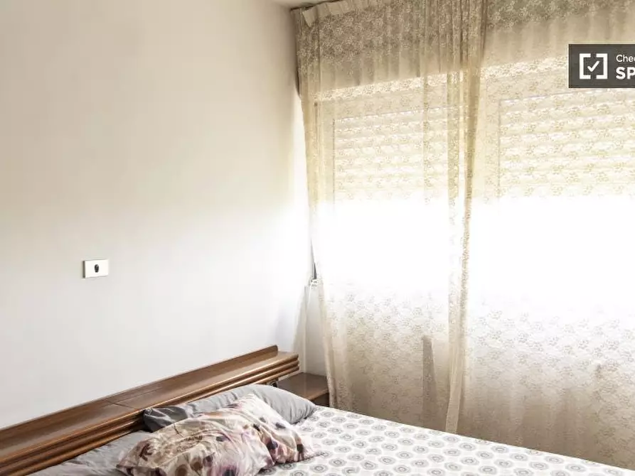 Immagine 2 di Camera condivisa in affitto  in Via Clemente Rebora a Roma