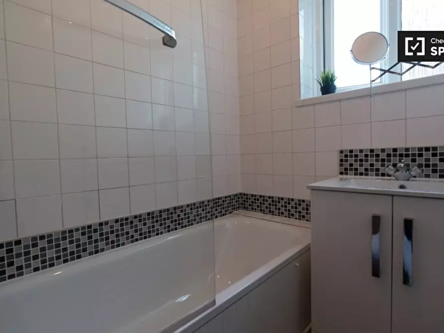Immagine 8 di Camera condivisa in affitto  in Wandle Way a Wandsworth