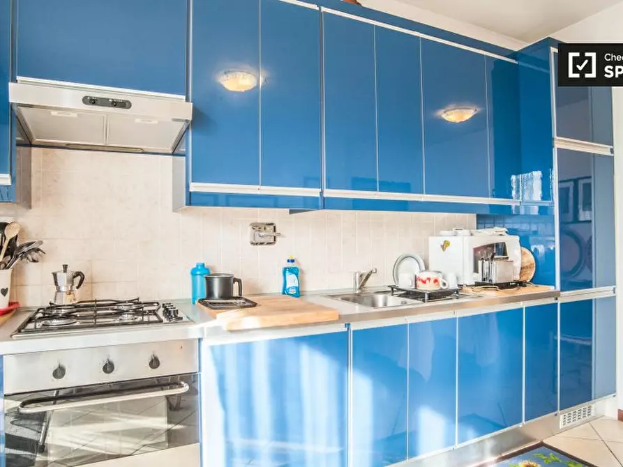 Immagine 9 di Camera condivisa in affitto  in Via Achille Capizzano a Roma