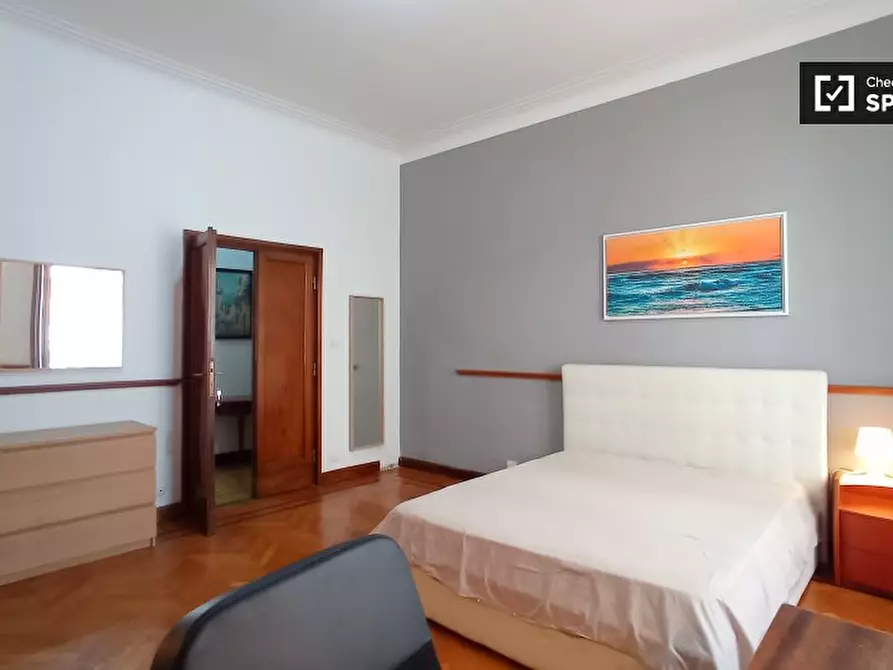 Immagine 3 di Camera condivisa in affitto  in Via Panama a Roma