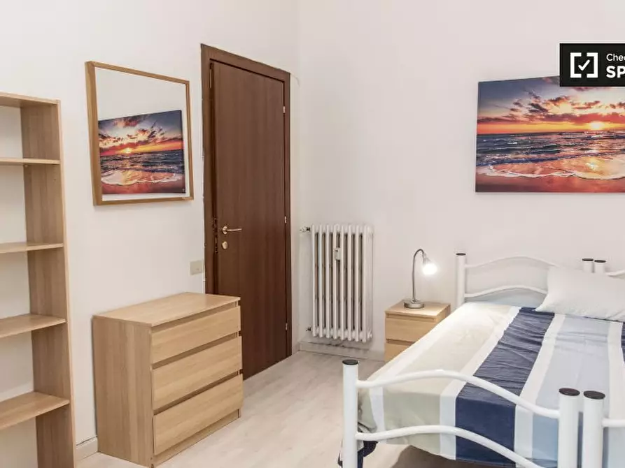 Immagine 3 di Camera condivisa in affitto  in Via Alessandria, 00198 Roma RM, Italy a Roma