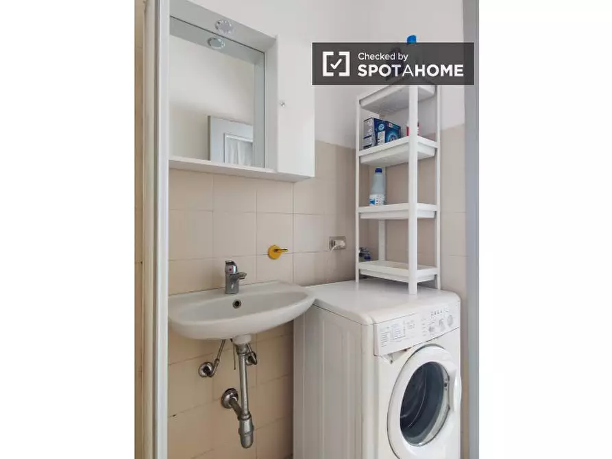 Immagine 10 di Camera condivisa in affitto  in Via Eugenio Villoresi a Inveruno