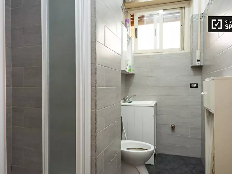 Immagine 14 di Camera condivisa in affitto  in Via Bisentina, 00139 Roma RM, Italy a Roma