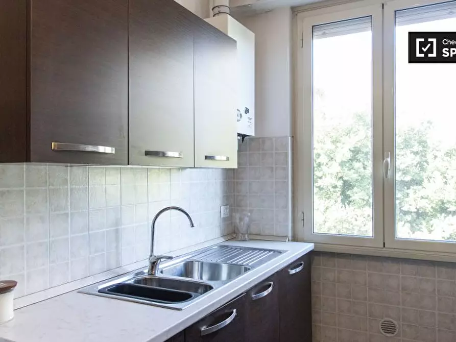 Immagine 12 di Camera condivisa in affitto  in Via Portuense a Roma