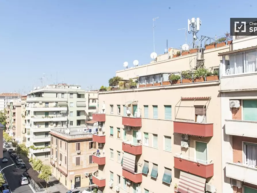 Immagine 17 di Camera condivisa in affitto  in Via Muzio Scevola a Roma