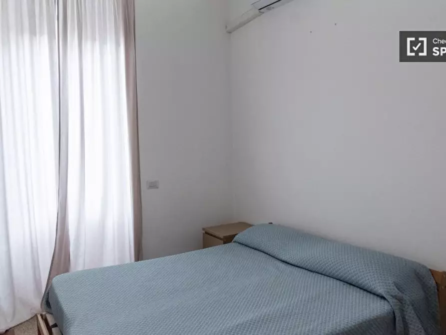 Immagine 14 di Camera condivisa in affitto  in Viale delle Medaglie d'Oro a Roma