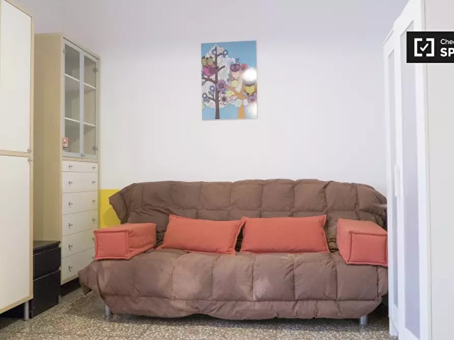 Immagine 3 di Camera condivisa in affitto  in Via Giuseppe Arimondi a Roma